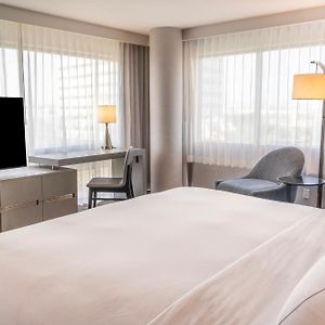 Premium Corner King Room